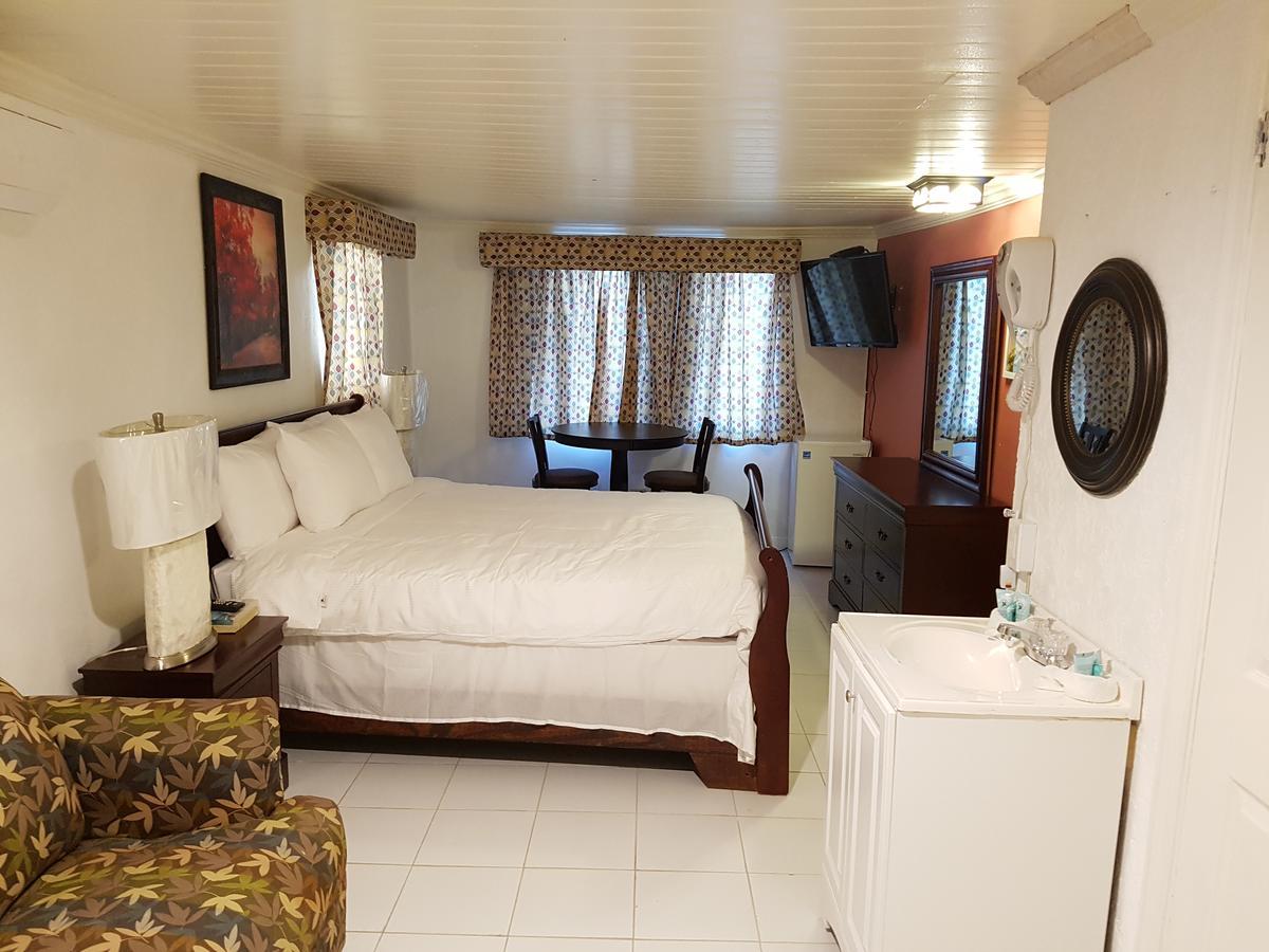 Bed and Breakfast Golden Palms House Nasáu Exterior foto