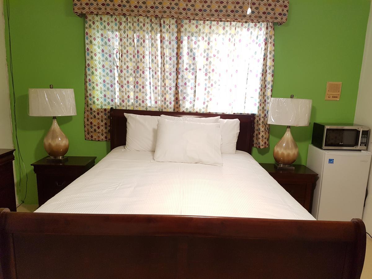 Bed and Breakfast Golden Palms House Nasáu Exterior foto